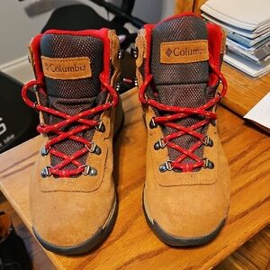 Columbia Women's Tan and Red Outdoor Boots